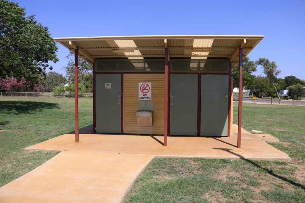 Access toilets Hughenden Recreational Lake